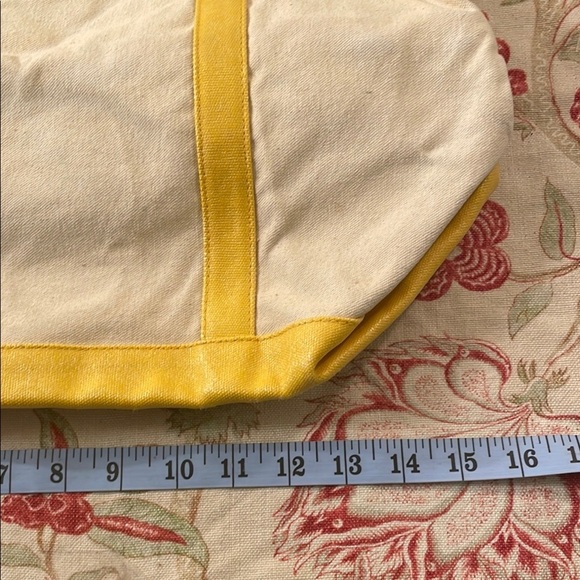 MZ Wallace Yellow and Cream Tote Bag with Spacious Design - Picture 6 of 14